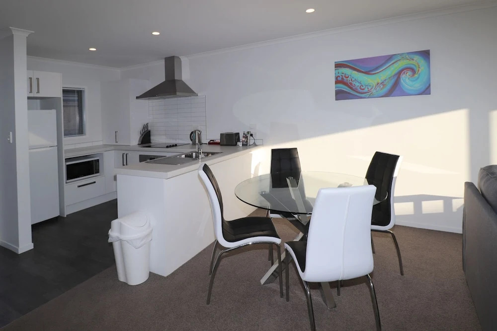 2 Brm Apartment 5 on Jones Crescent