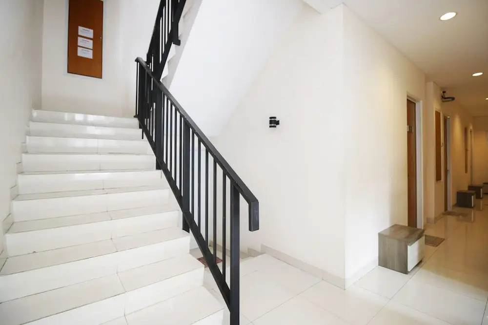 Airy Eco Radio Dalam Raya Gang Anggrek 3 Jakarta