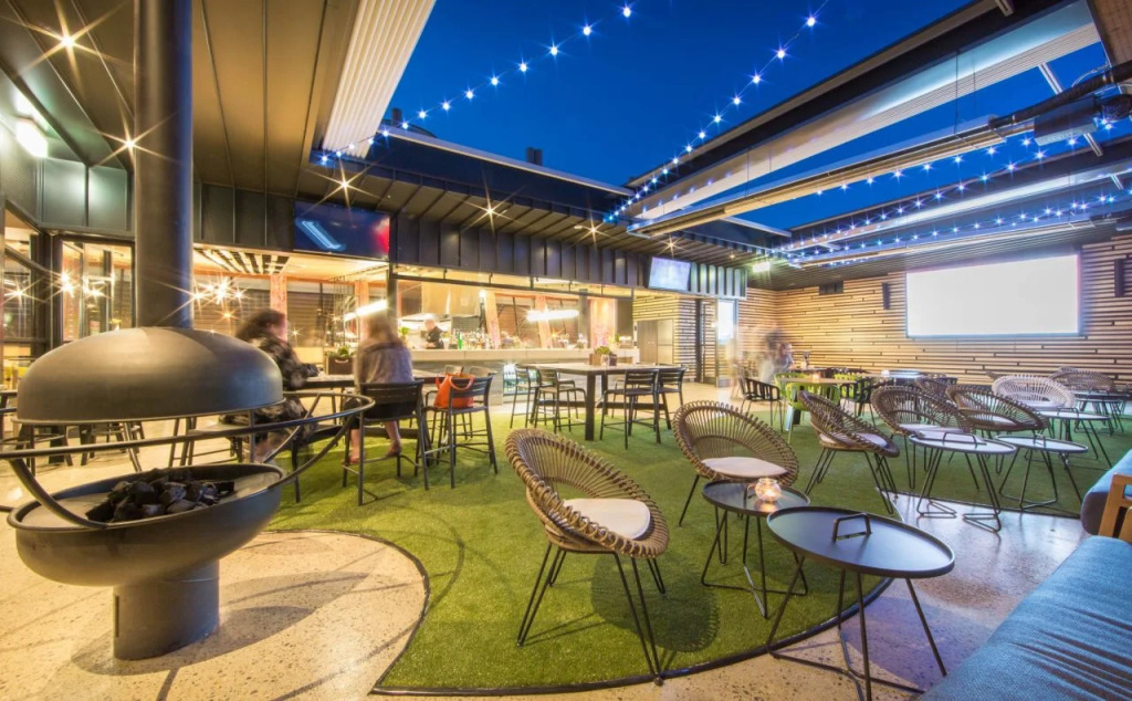 Highlander Hotel Bar Kitchen Rooftop