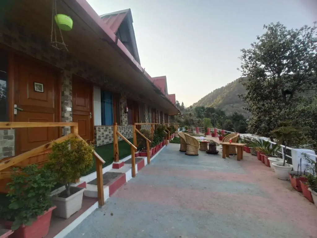 Naina Bird Resort