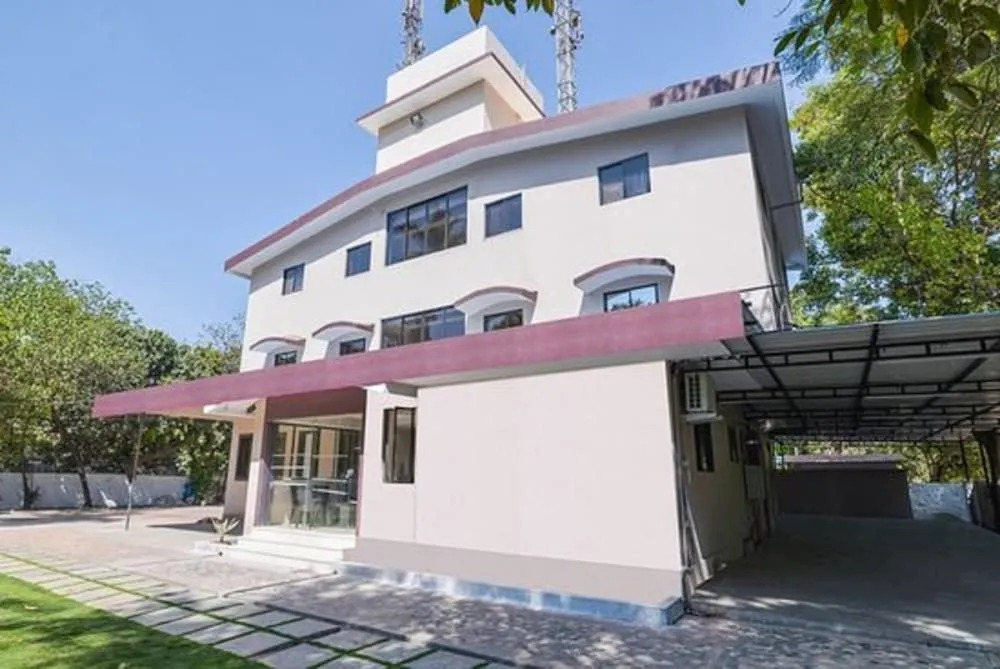 Hotel Mangal Residency Lonavala !! 600 Mts From Lonavala Railway Station !! Couple Friendly !!