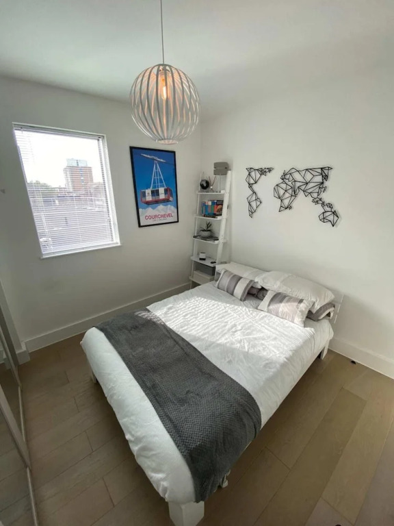 Tasteful 2BD Flat W/open Plan Living - Blackheath!