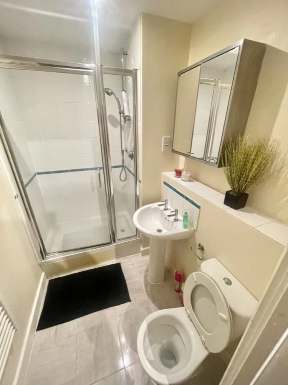 Lovely 2-bed Apartment With 2 Bathrooms in London