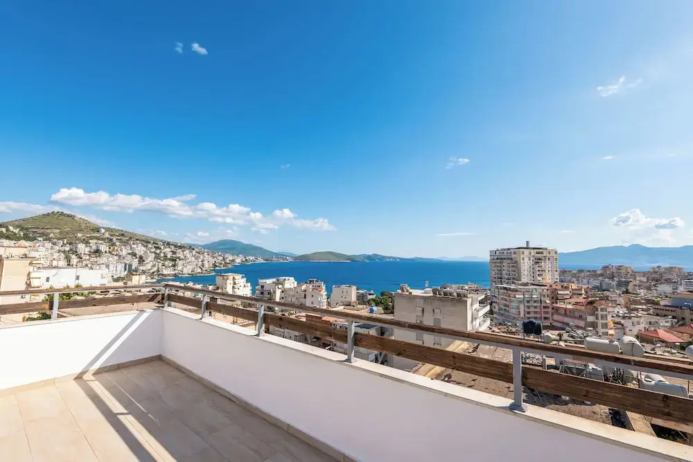 Lazy Roo Hostel Saranda