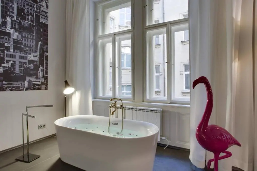 BRIGHT - Luxury Loft in Old Town - Super Central - Home-Cinema - Bathtub