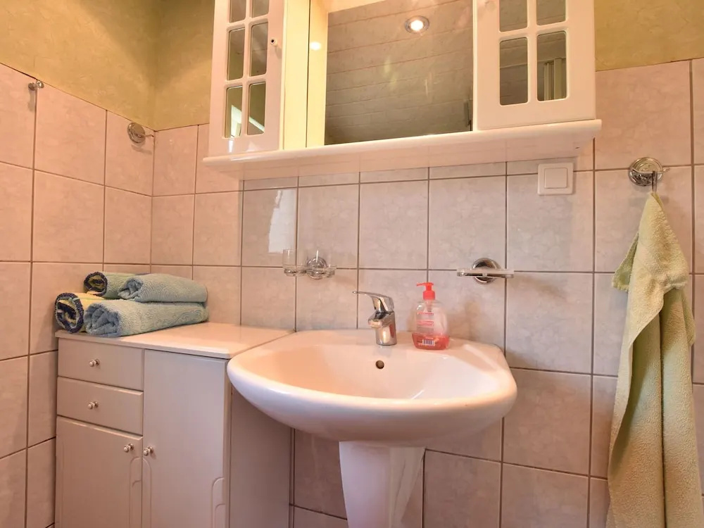 Gorgeous Holiday Home in Lutten Klein near the Sea