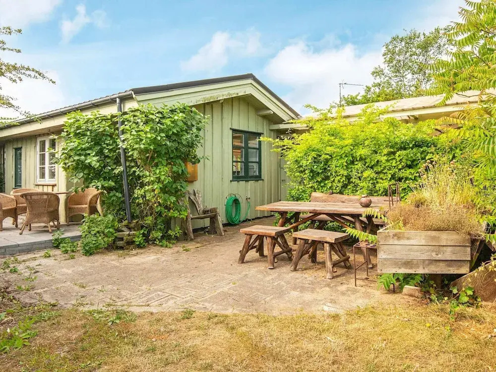 Sunny Holiday Home in Ebeltoft near Sea