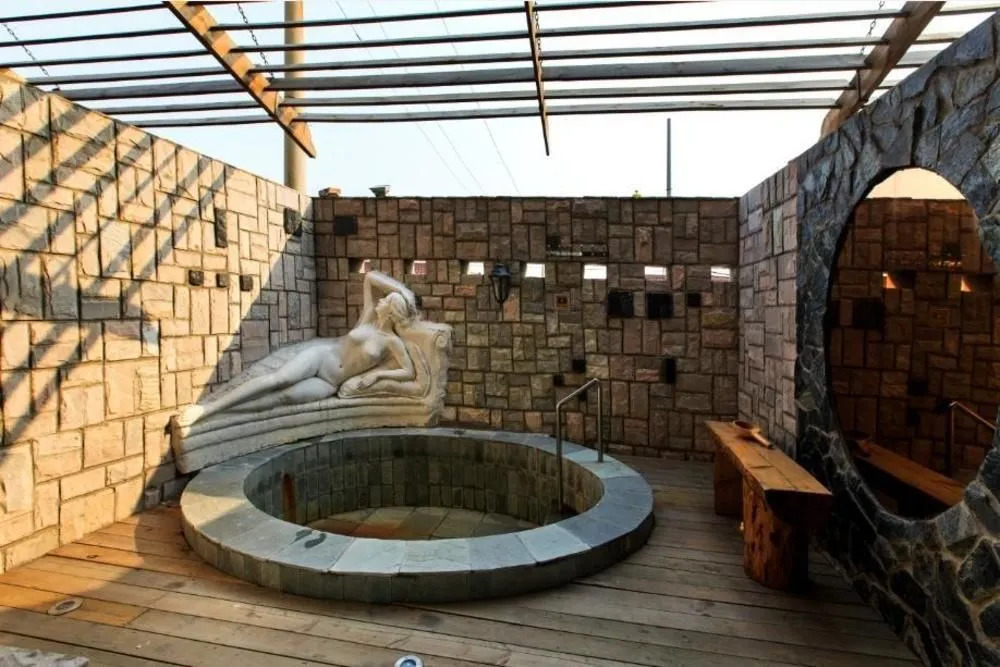 Meishen Palace Castle Spa