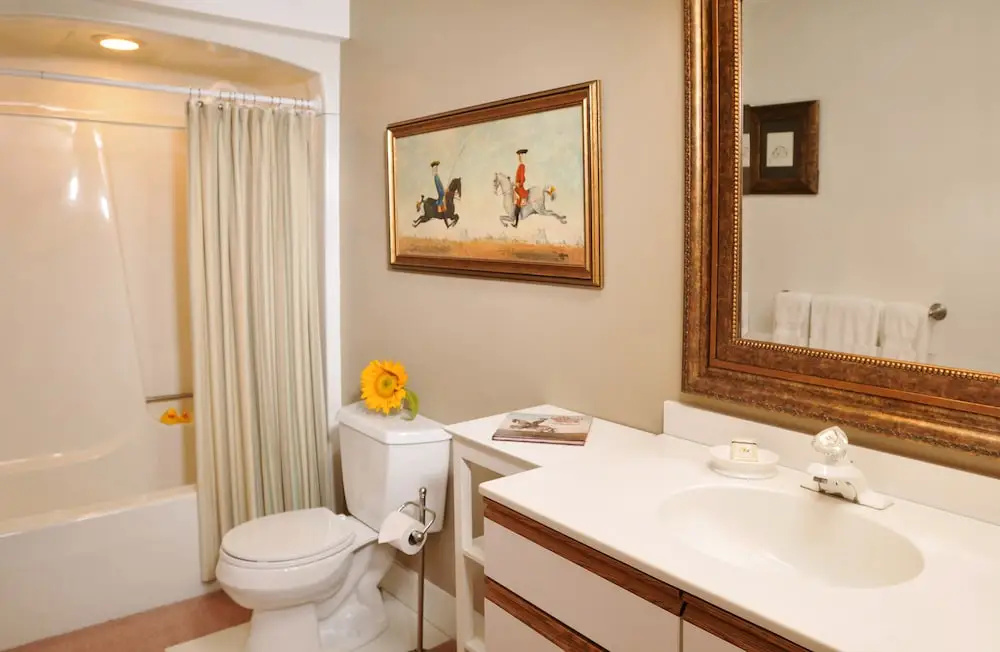 1795 Acorn Inn Bed and Breakfast