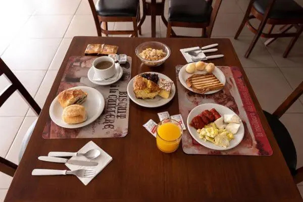 Colonial Flat Hotel