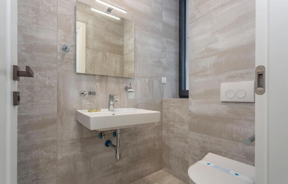 Amazing Apartment in Malinska With Wifi and 3 Bedrooms