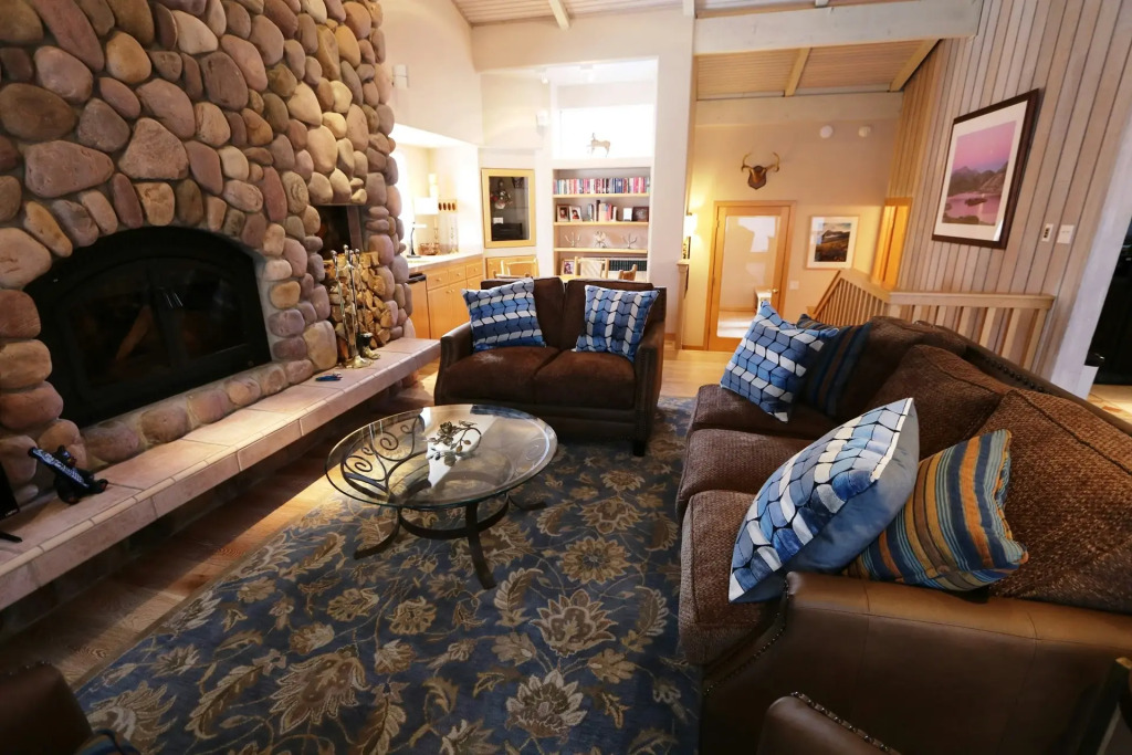 Mammoth West #137 Condo
