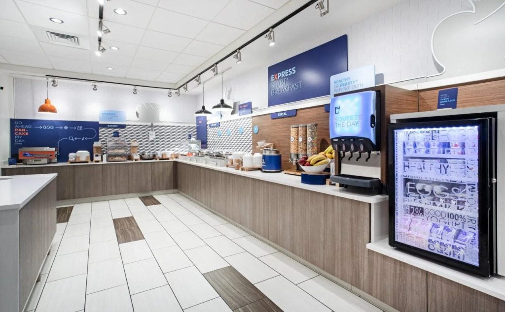 Holiday Inn Express & Suites Great Bend by IHG