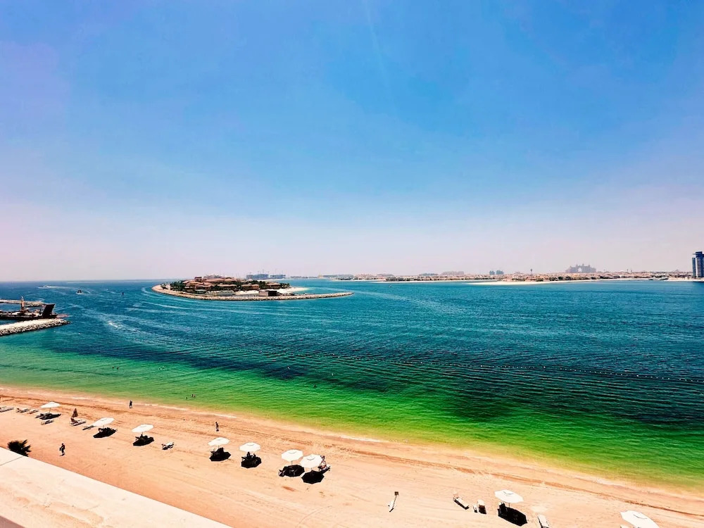 Chic 2BR w Sea Views Near Marina JBR