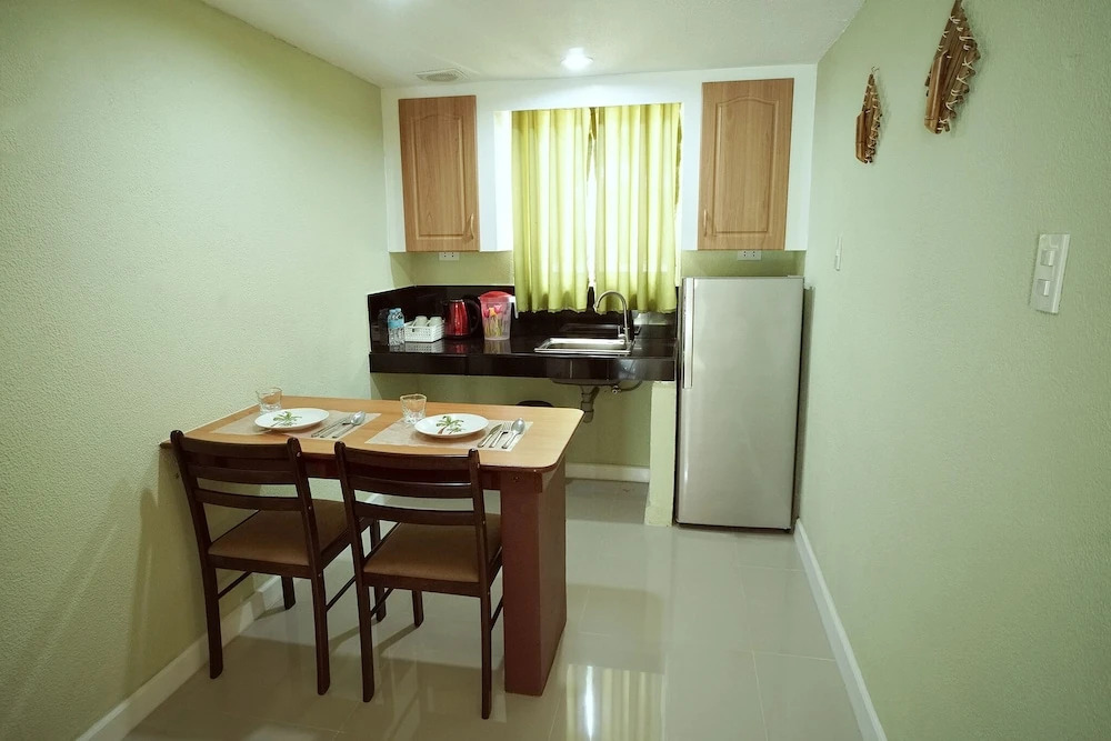 Coco Cabana Apartelle