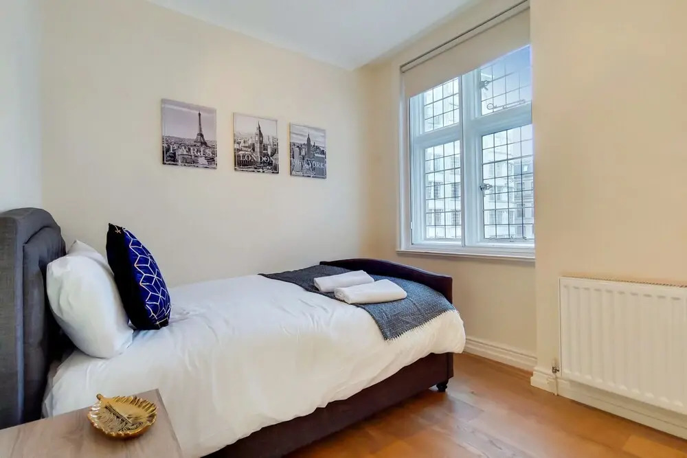 Modern 2 Bed & 2 Bath- Leicester Square
