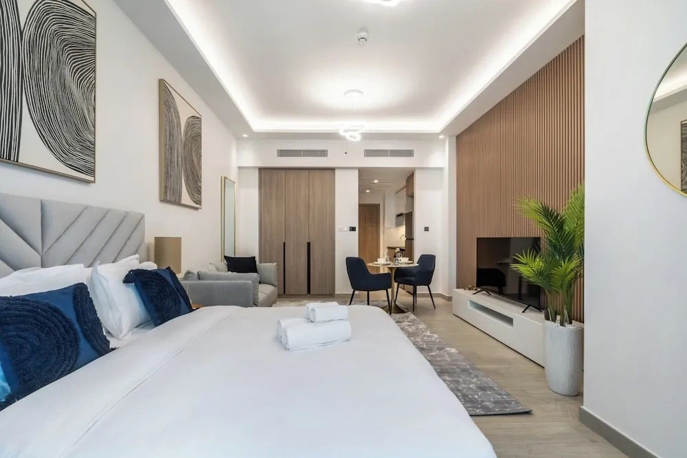 Elegant studio in Me Do Re Tower
