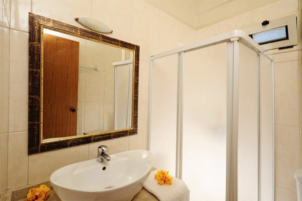 Notos Heights Hotel & Suites