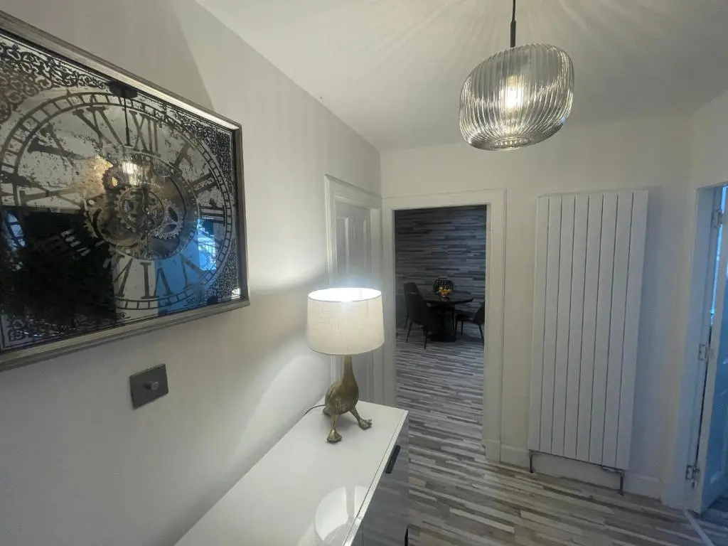 Central Apartment - Moderna