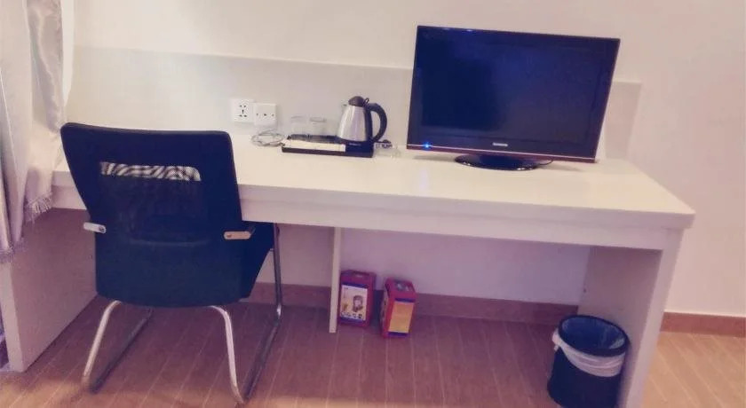 e Home Hotel Nanzhou Railway Staion