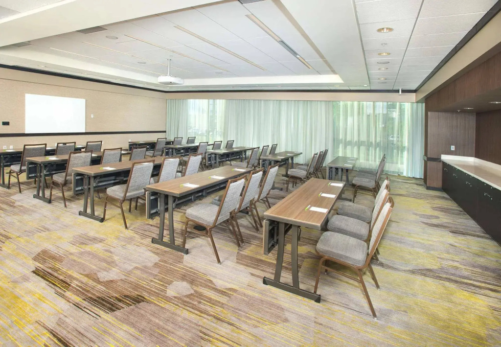 Courtyard by Marriott Redwood City