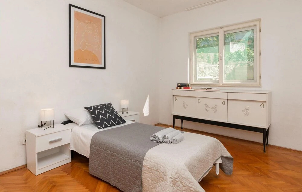 Awesome Home In Supetar With Wifi