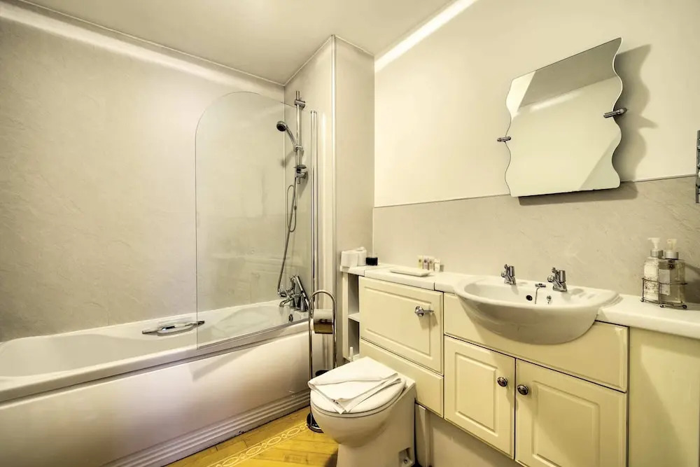 Guestready - Bright, Spacious 2bdr Flat