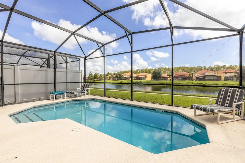 Fantastic 4br 3ba with Pvt Pool with Lake view near to Disney