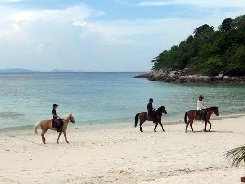 Lanta Mattia Bungalows and Resort