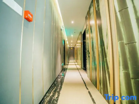 Vision & Fashion | Royal View International Hotel · 360° Sky Garden & Starry Cinema