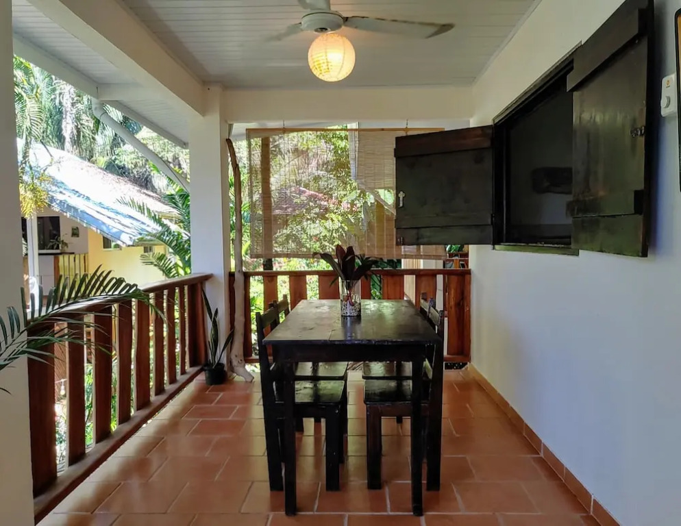 Colibri Surf House & Flats