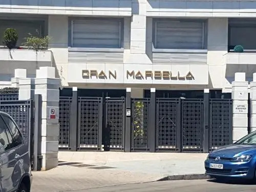 GRAN MARBELLA APARTMENTS by Coral Beach