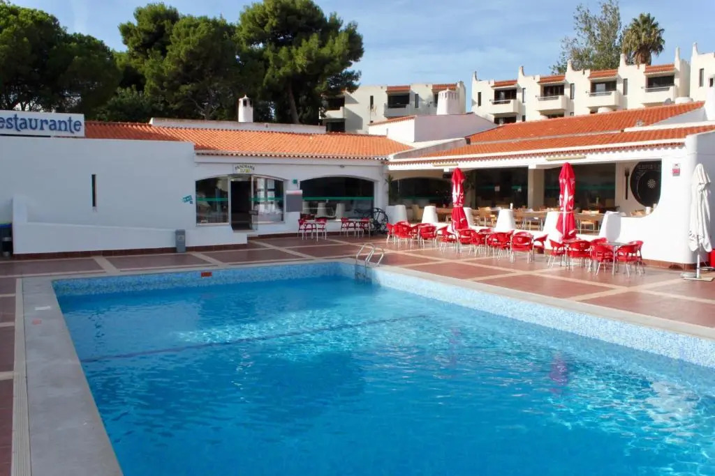 Cozy and Stylish Studio Apt just 800m from the beach - New on Booking!