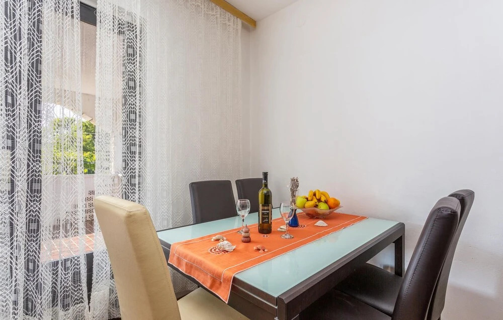 Stunning Home in Pinezici With Wifi and 3 Bedrooms