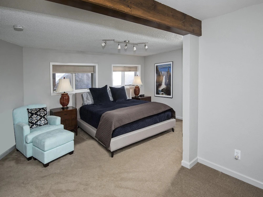 2338 Tahoe Drive