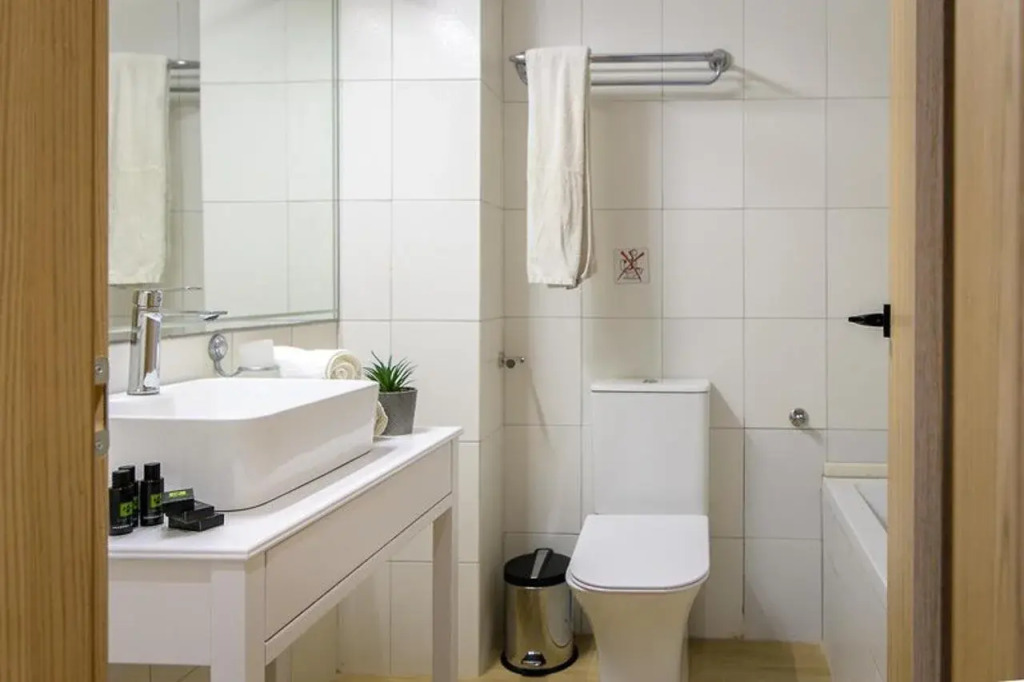Athina Inn