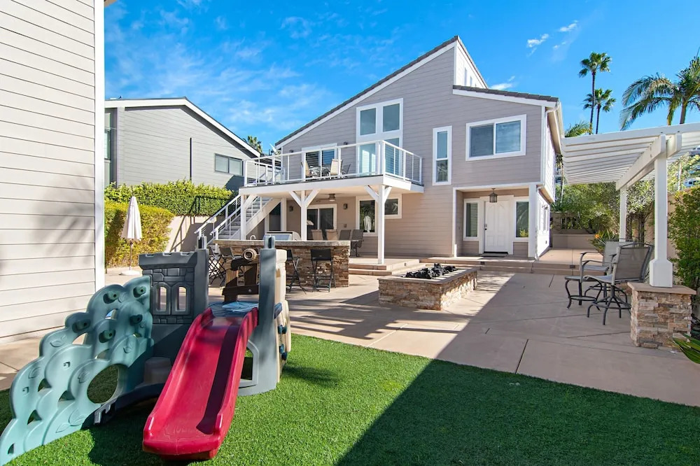 Modern Beach Oasis w/ Outdoor Kitchen home