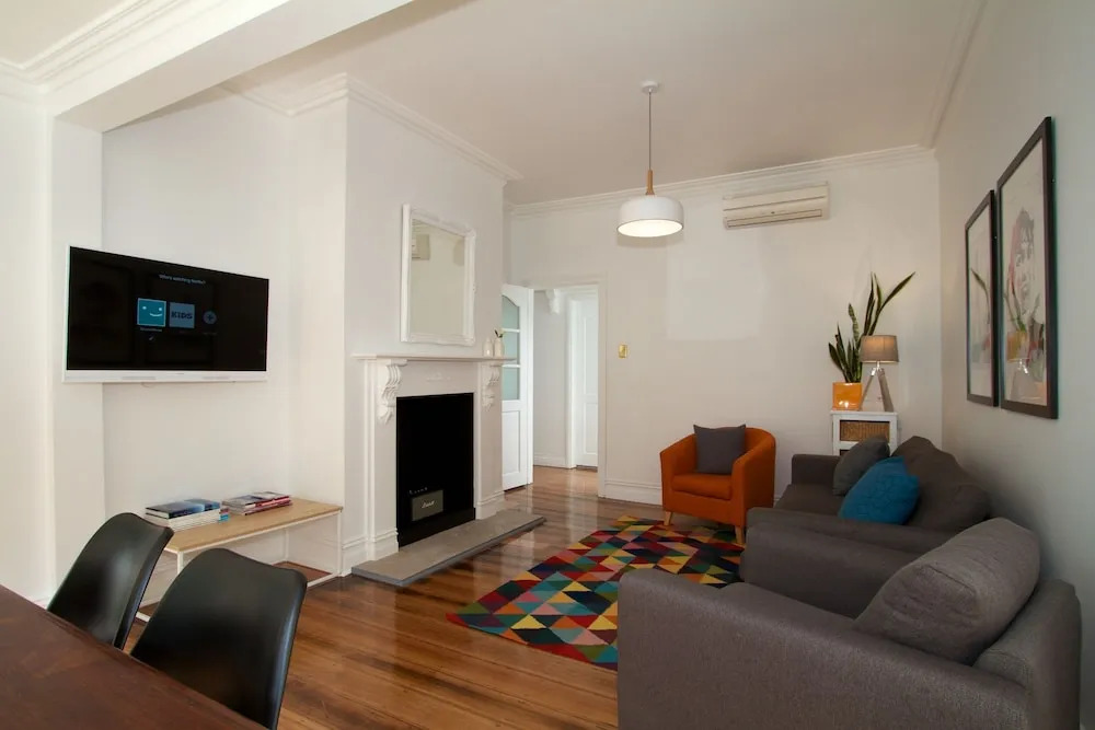 Strahan House
