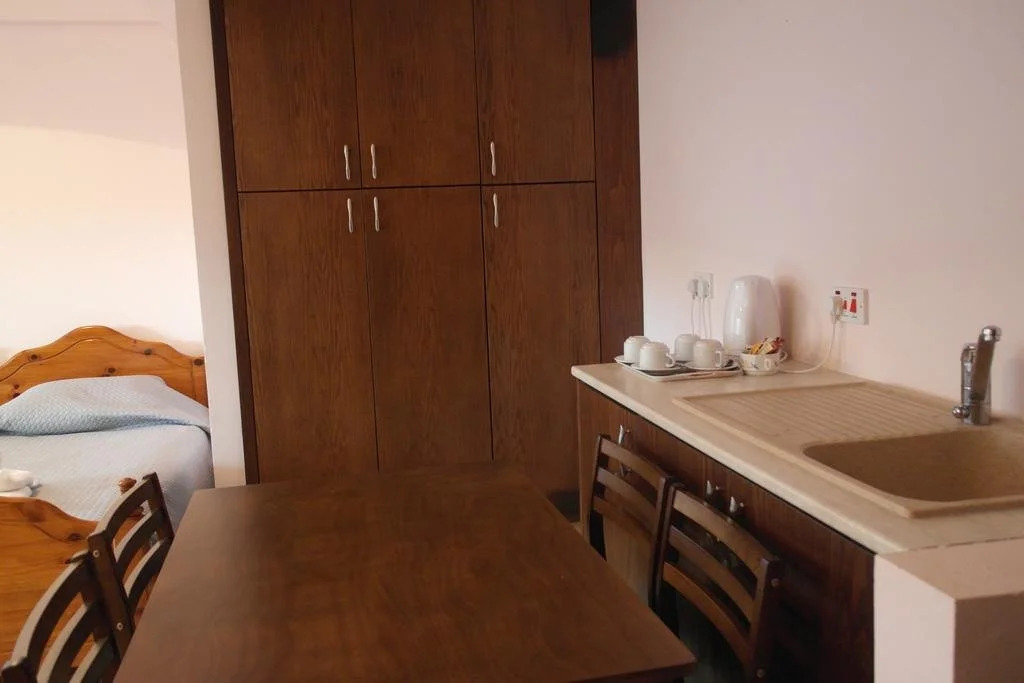 Adonis Palace rooms and Bungalows
