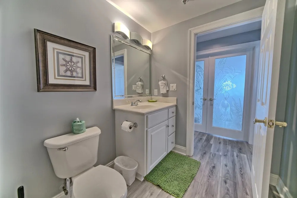 Spacious Tropical Condominium at 17th Floor with Beach and Pool Access - Unit 1707 by RedAwning