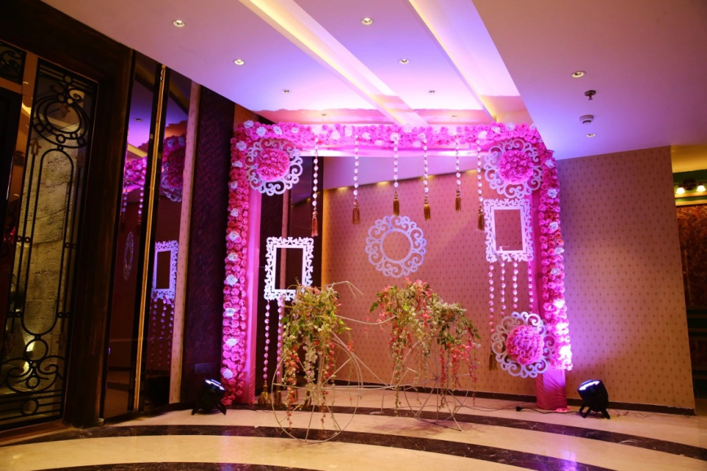 Hotel Crossroad