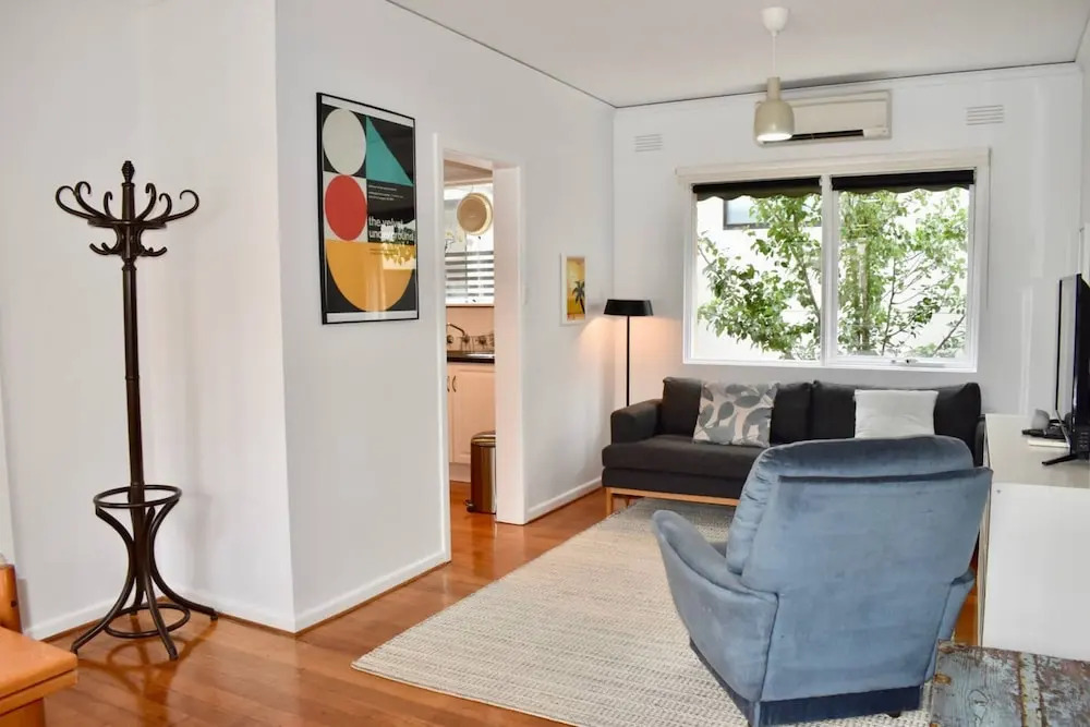 Charming 1 Bedroom Apartment in Leafy Green Hawthorn
