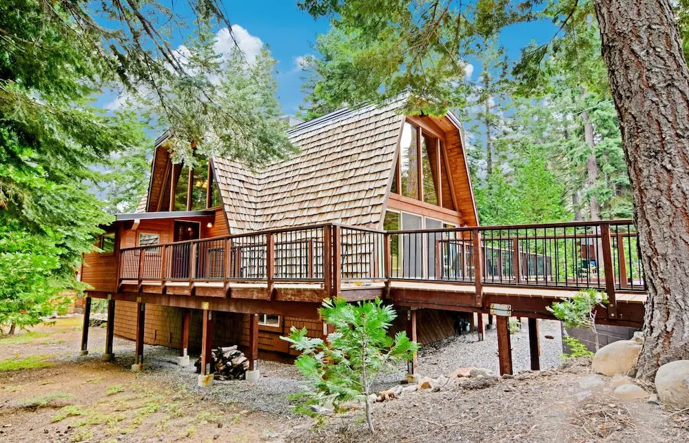 3br Gem, Walk To Tahoe House Bakery 3 Bedroom Cabin