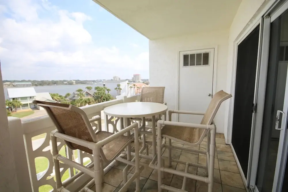 554 El Matador 1 Bedroom Condo by RedAwning