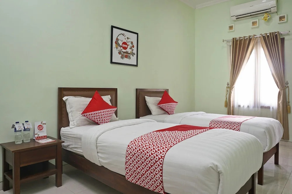 OYO 833 Hotel Army Look Syariah