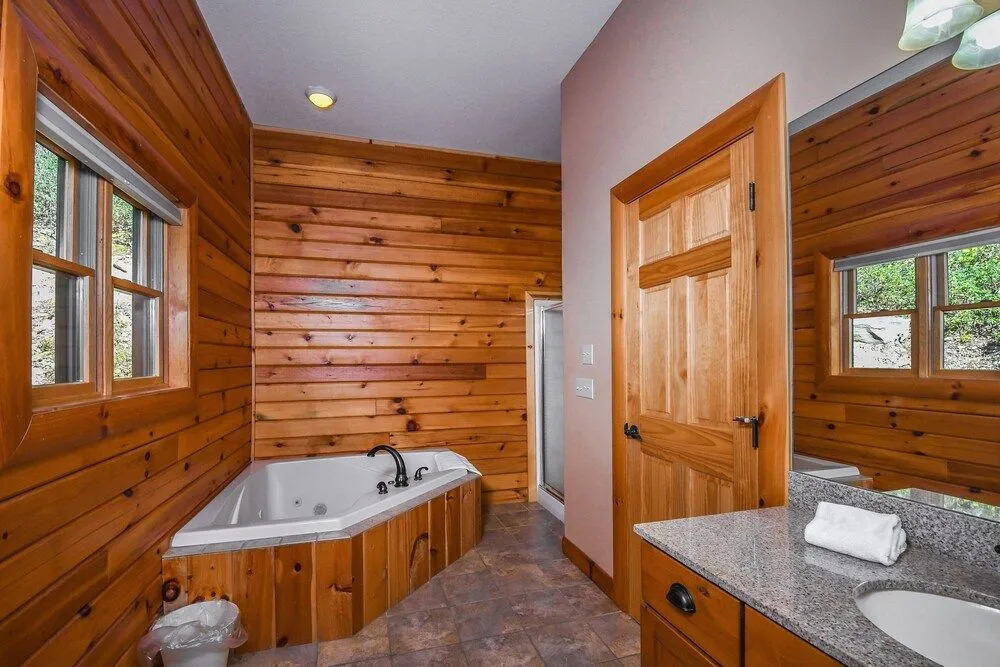 Cozy Bear Chalet