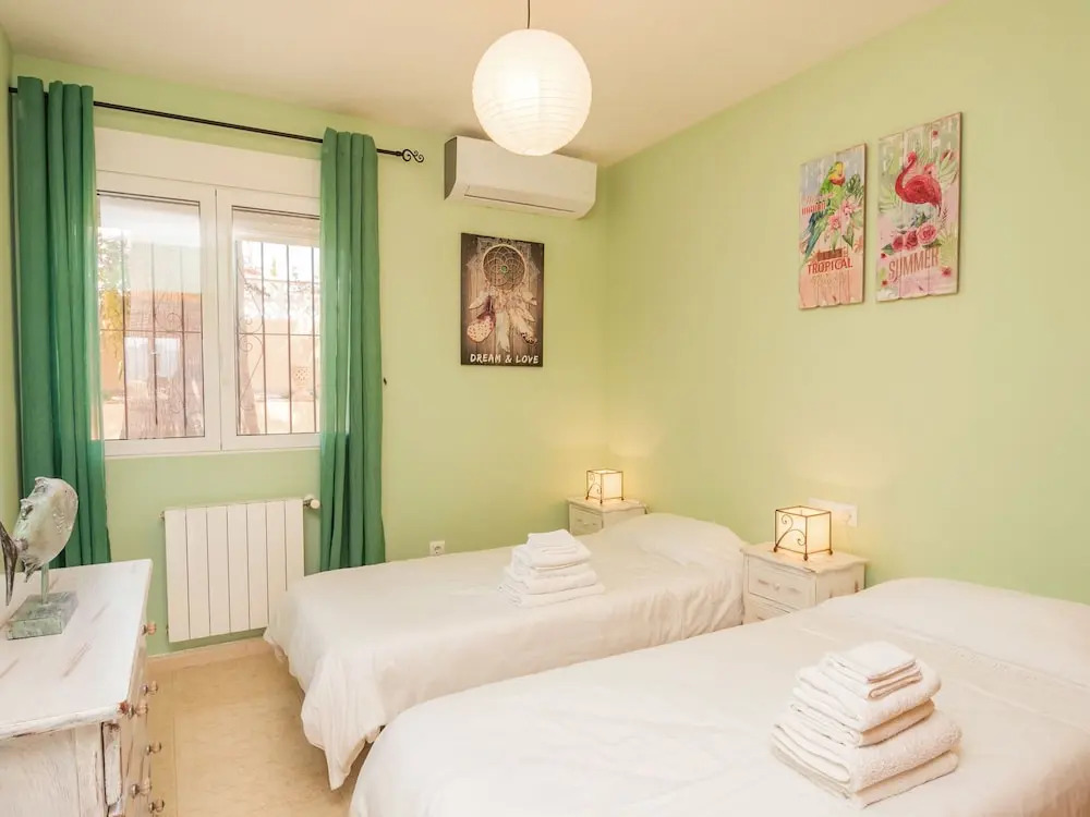 Villa With Very Spacious Terrace, Beautiful View of the Mountains & Private Pool