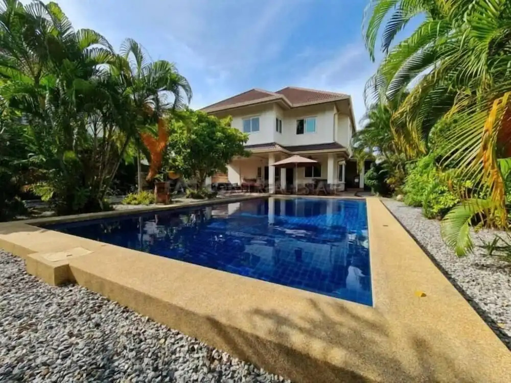 PRIVATE RESIDENCE HOSTED by Sasithorn