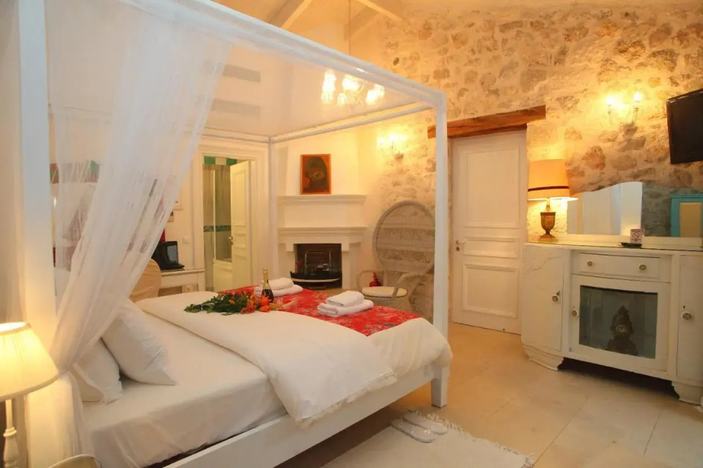 The Aigli 1800 Boutique Hotel