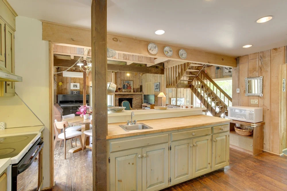 Serene Salisbury Rental Home on 26 Acres w/ Deck!